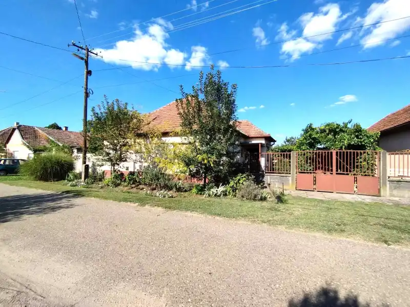 Jánoshalma-9MFt-82m2-01